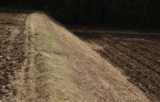 那須町黒田原の傾斜のある田んぼの草刈り事例、作業後